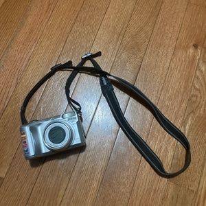 Nikon 4800 Coolpix Camera